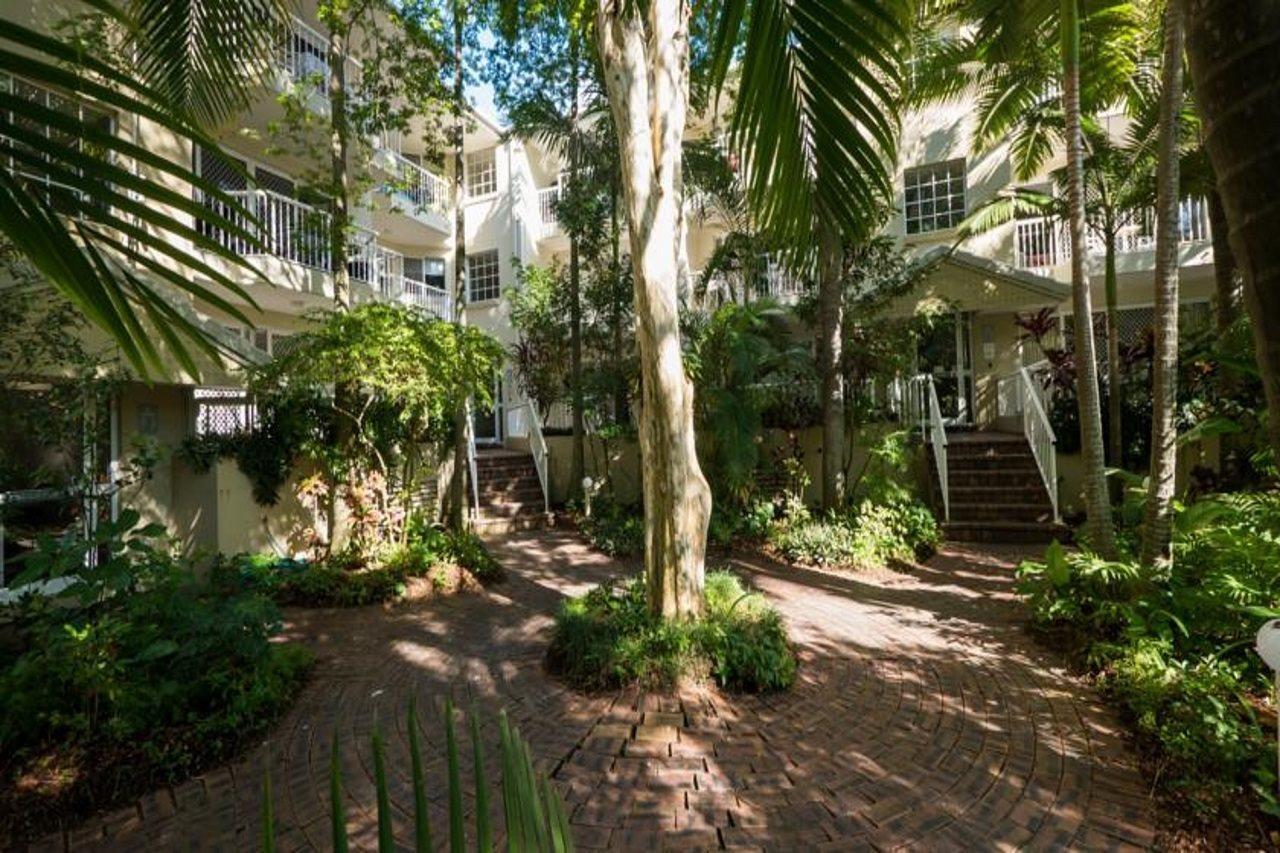 Surfers Tropique Holiday Apartments Gold Coast Exterior photo